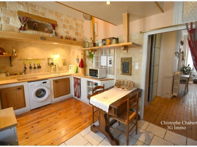 Maison 18 pièces 252 m²