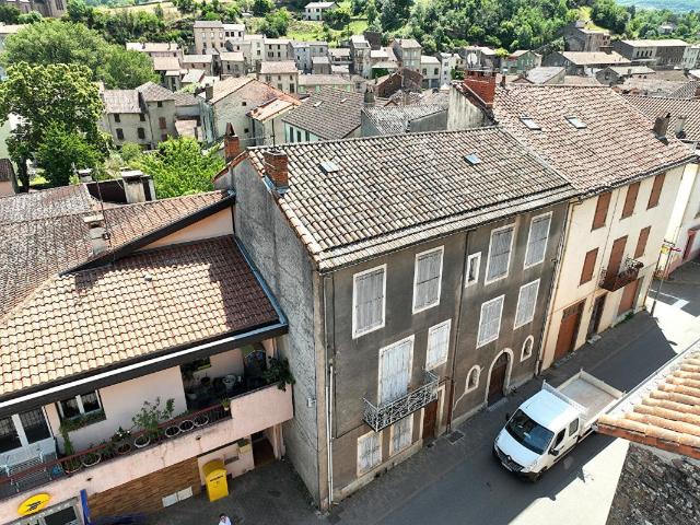 Maison 18 pièces 273 m²