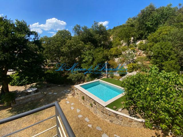 Maison 18 pièces 346 m²