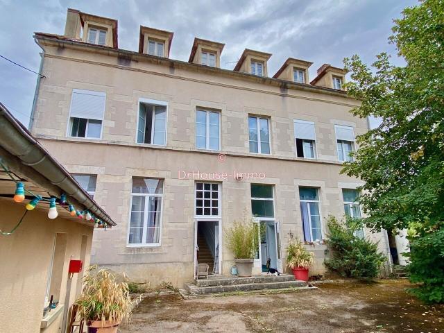 Maison 18 pièces 384 m²