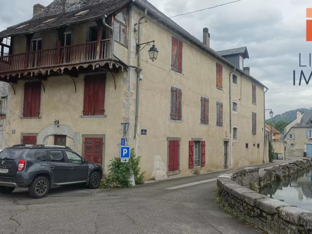 Maison 18 pièces 300 m²