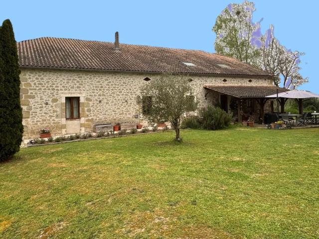 Maison 18 pièces 302 m²