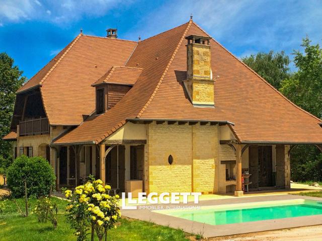 Maison 12 pièces 308 m²