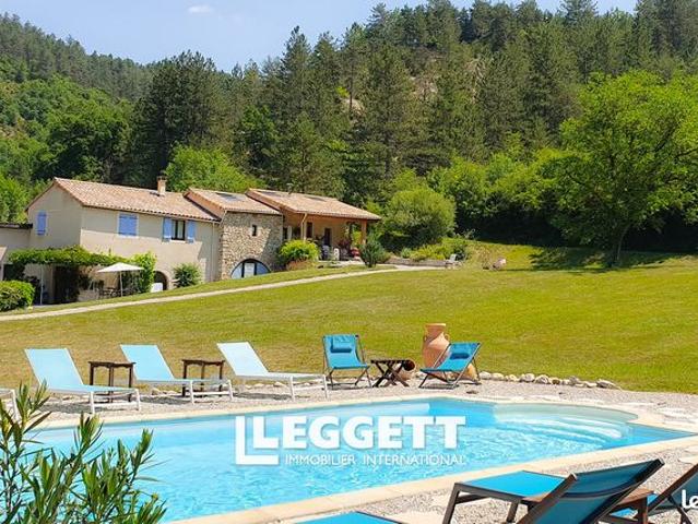 Maison 18 pièces 446 m²