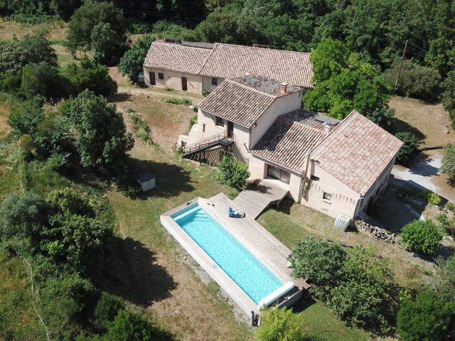 Maison 18 pièces 416 m²