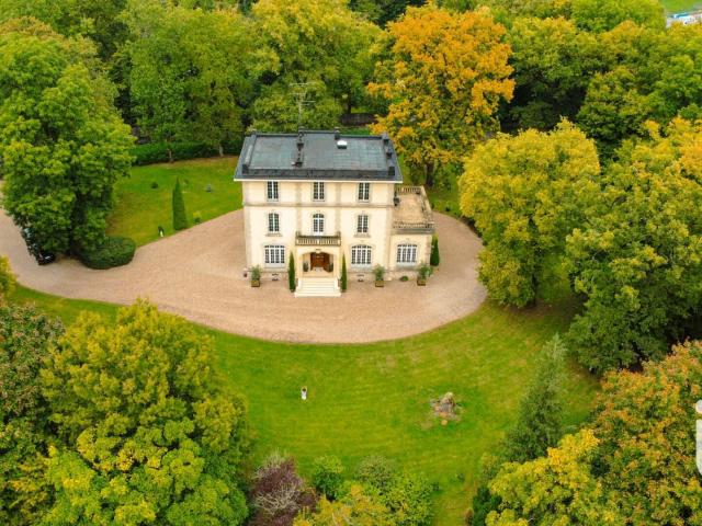 Maison 18 pièces 432 m²