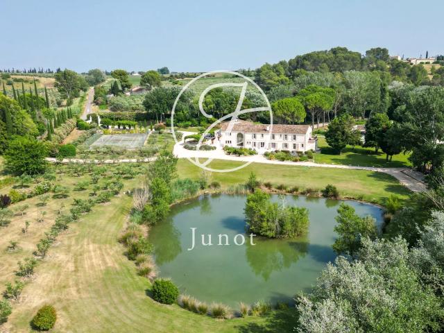 Maison 18 pièces 640 m²