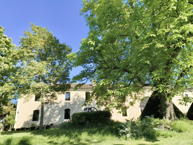 Maison 18 pièces 668 m²