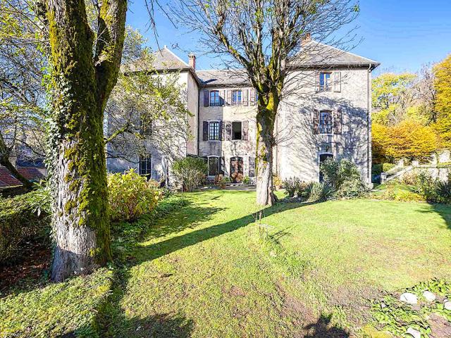 Maison 18 pièces 700 m²