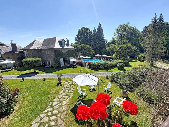 Maison 18 pièces 900 m²