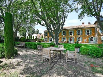 Maison 18 pièces 920 m²