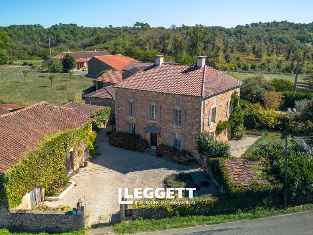 Maison 19 pièces 240 m²