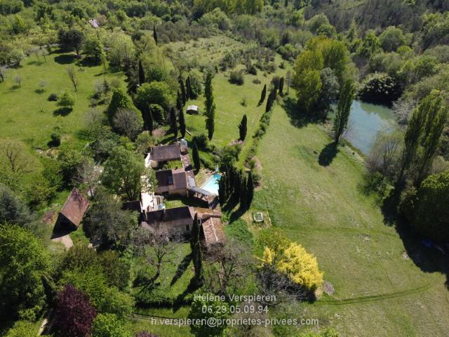 Maison 19 pièces 303 m²