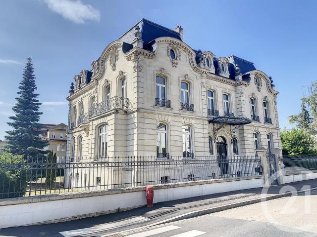 Maison 19 pièces 725 m²