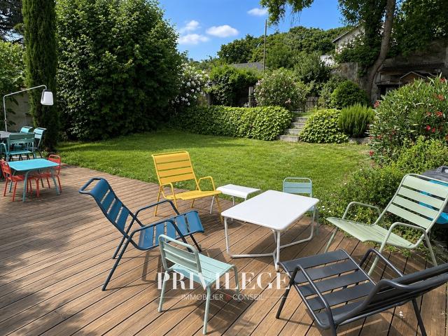 Maison 19ème rénovée au coeur de Collonges jardin et piscin. 222m² Collonges au Mont d'Or