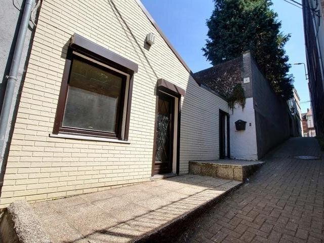 Maison 1 ch. + cour + jardin + garage à louer à Gilly