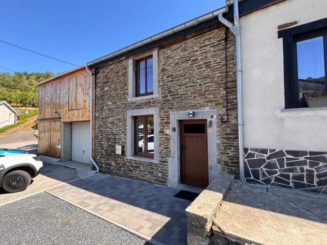 Maison 1 chambre au centre de Poupehan