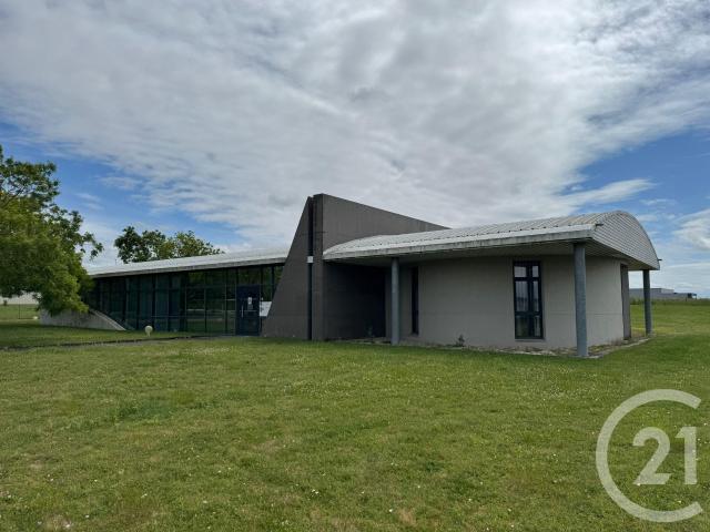 Maison 1 pièce 415 m²