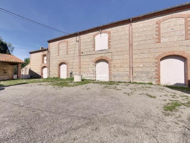 Maison 1 pièce 442 m²