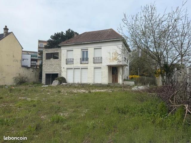 Maison 1 pièce 150 m²