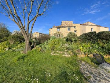 Maison 1 pièce 165 m²