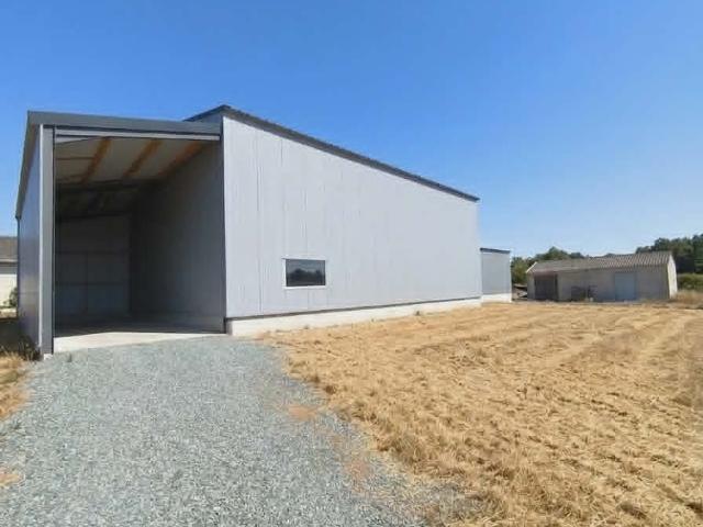 Maison 1 pièce 1 700 m²