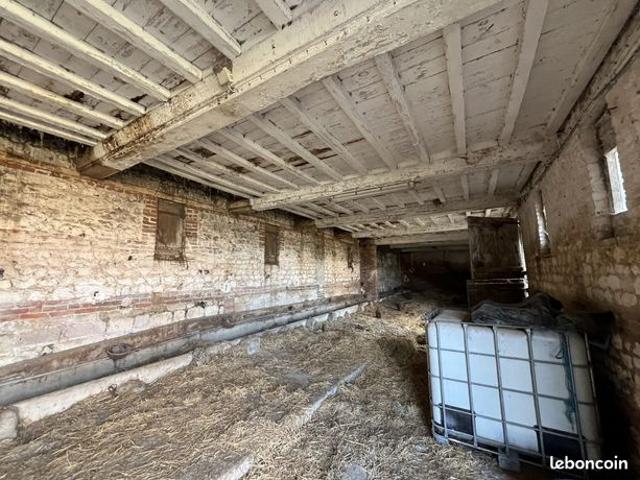 Maison 1 pièce 250 m²