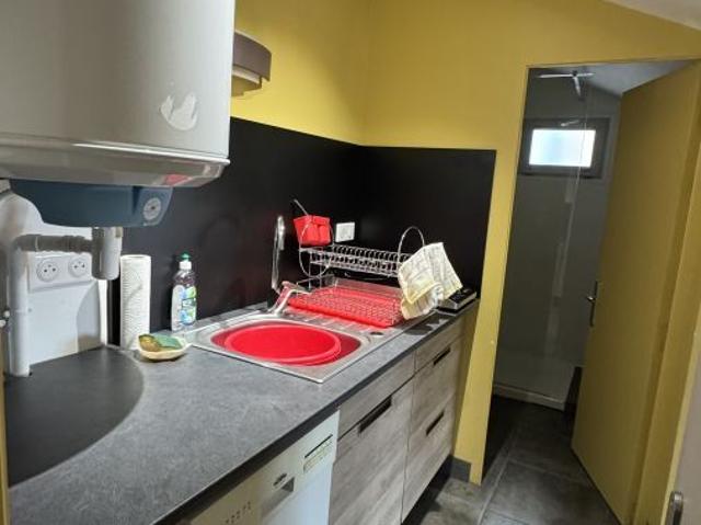 Maison 1 pièce, 28 m² à louer à Saint Rémy sur Durolle 63550