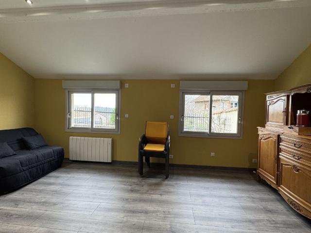 Maison 1 pièce, 28 m² à louer à Saint Rémy sur Durolle 63550
