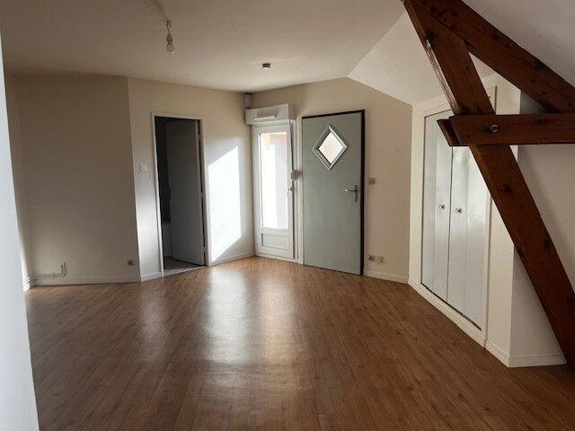 Maison 1 pièce, 33 m² à louer à Pouligny Notre Dame 36160