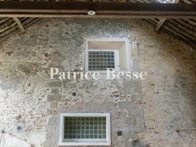 Maison 1 pièce 303 m²