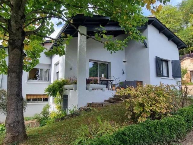 Maison 1 pièce 306 m²