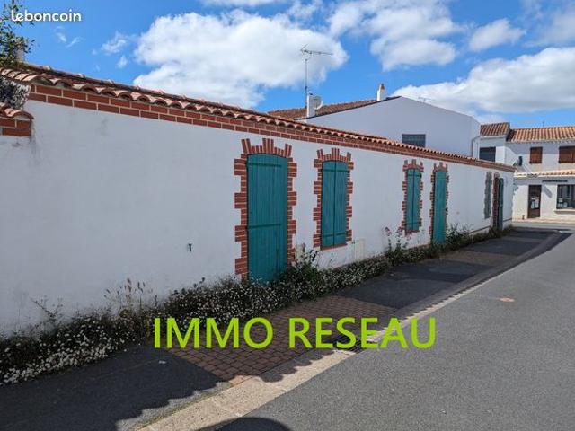 Maison 1 pièce 309 m²