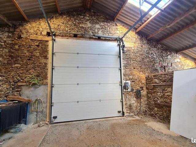 Maison 1 pièce 320 m²
