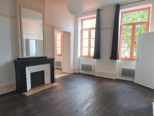Maison 1 pièce, 32 m² à louer à Mazères 09270