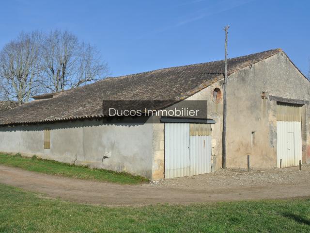 Maison 1 pièce 330 m²