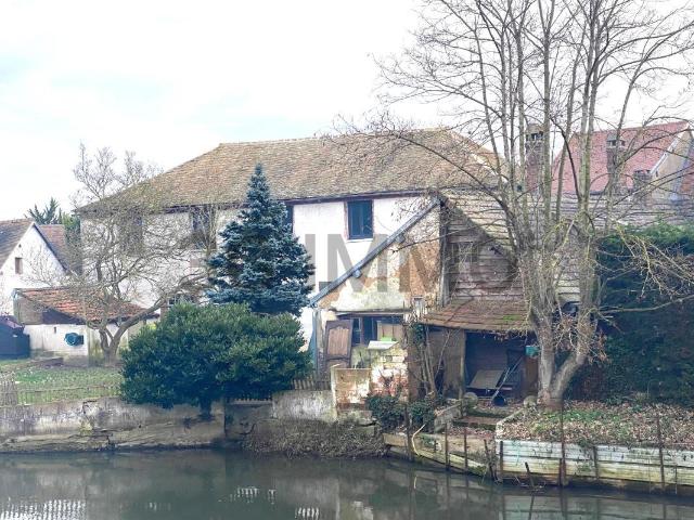 Maison 1 pièce 370 m²