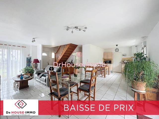 Maison 2003 avec vie de plain pied, commodités à pied, 3 chambres, GARAGE