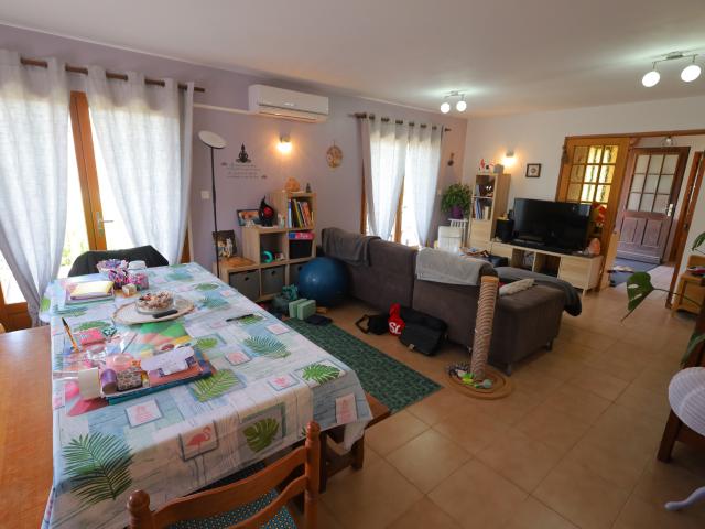 MAISON 200M2 7 CHAMBRES 4 MIN DE GENLIS DANS VILLAGE AVEC ECOLE AU CALME