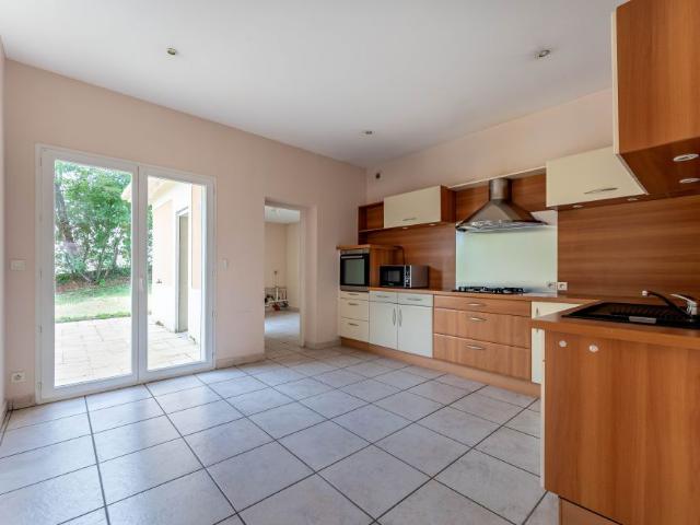 Maison 200m² T7 844m² terrain au calme