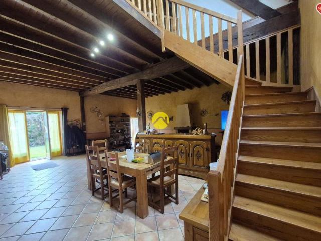 MAISON 200M² AVEC GRAND TERRAIN