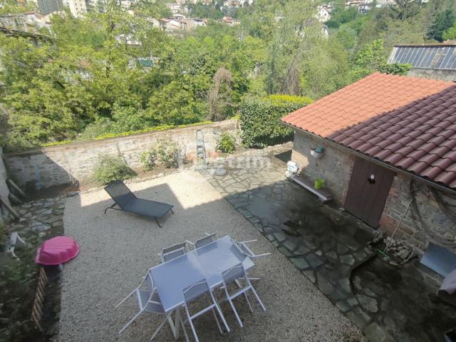 Maison 201 m2 avec 4 chambres et cour