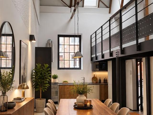 Maison 2023 de ±190 m² dans ancien atelier rénové