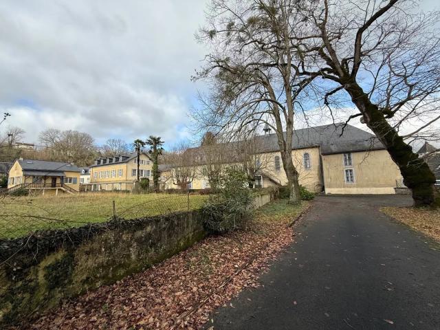 Maison 20 pièces 1 000 m²