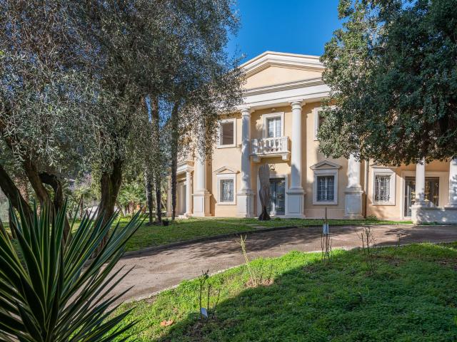 Maison 20 pièces 1 000 m²
