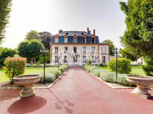 Maison 20 pièces 1 000 m²