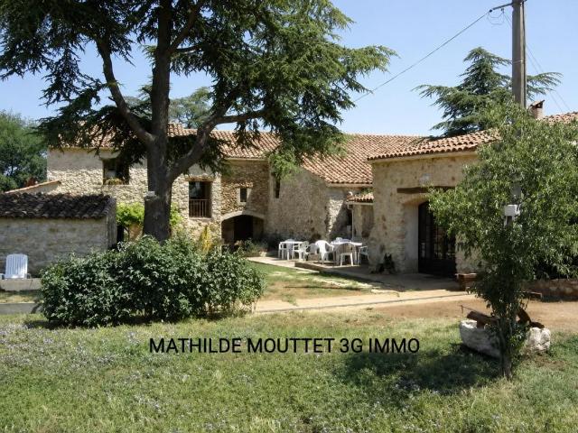 Maison 20 pièces 465 m²