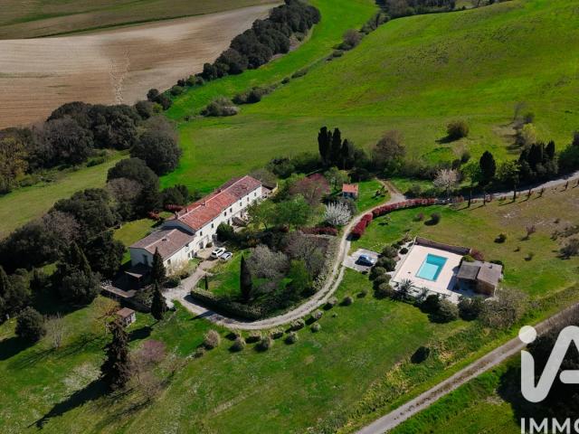 Maison 20 pièces 575 m²