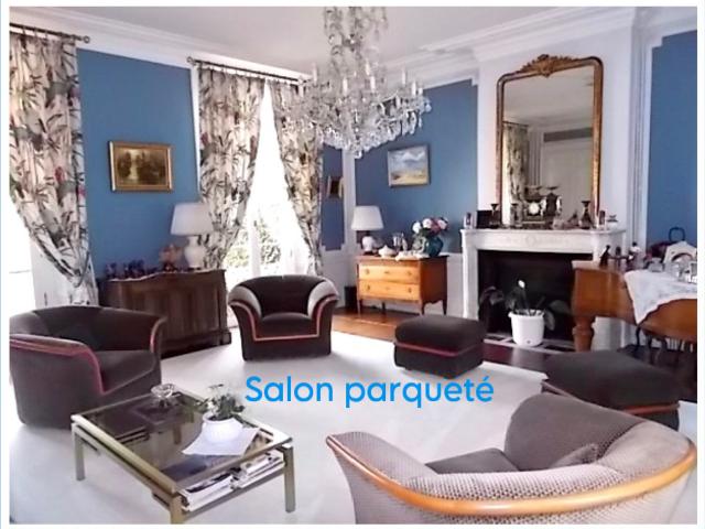 Maison 20 pièces 530 m²