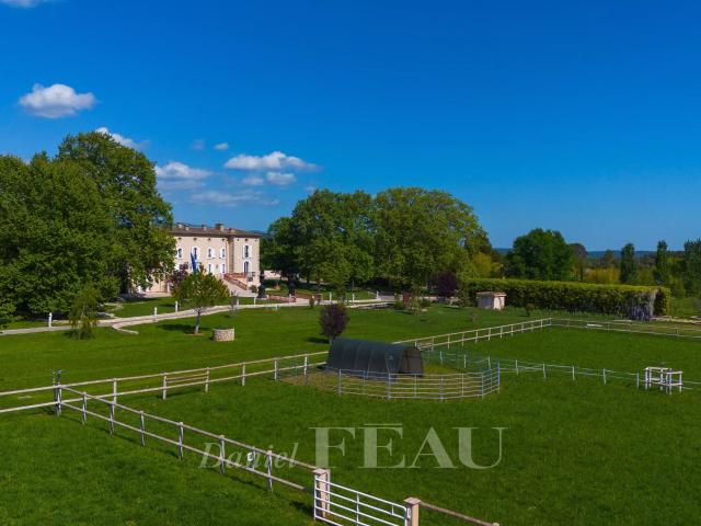 Maison 20 pièces 665 m²